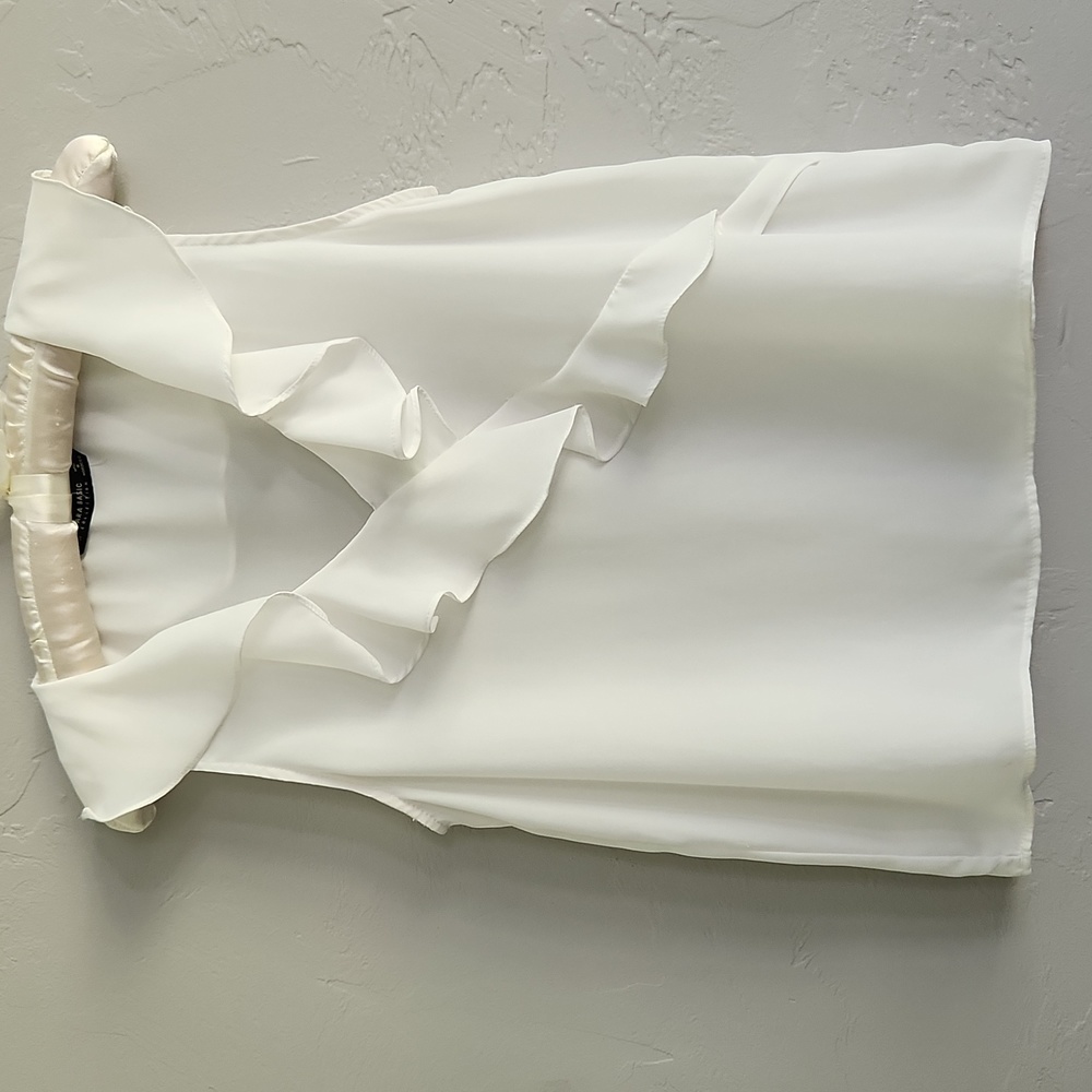 Zara White Flowy Top M final price